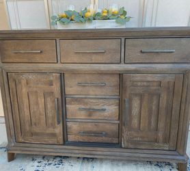 Dresser drawer