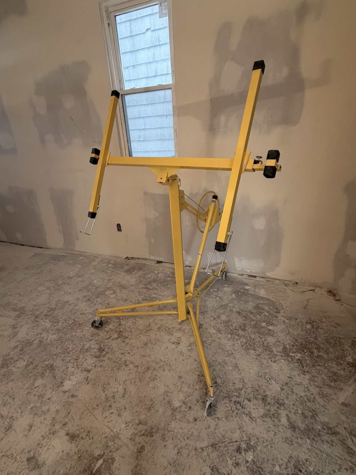 11 ft. Drywall Panel Hoist Jack