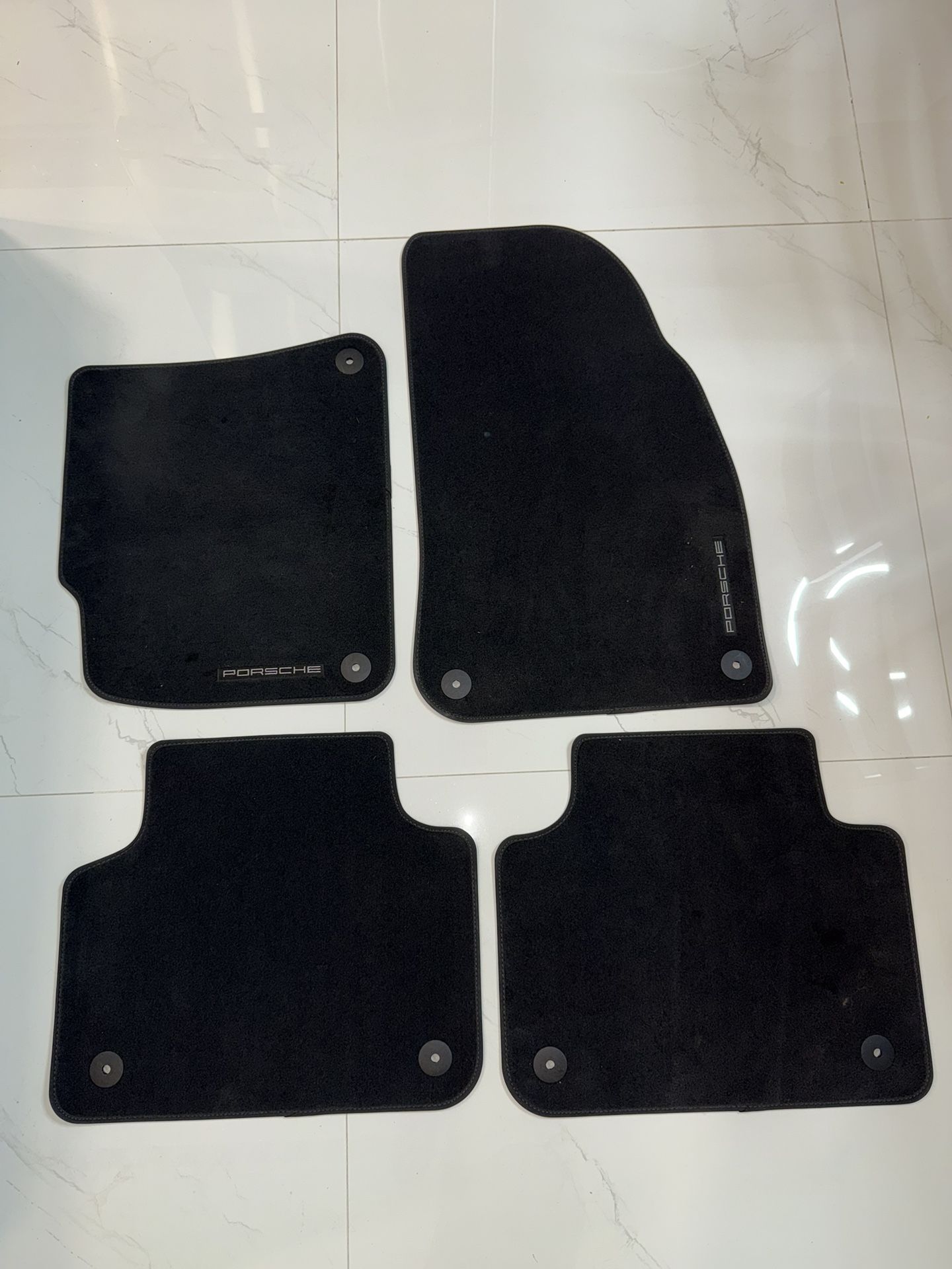 OEM 2020-2024 PORSCHE CAYENNE MATS SET.