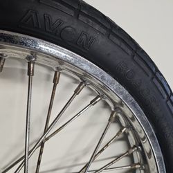 18" Avon RoadRunner Tire