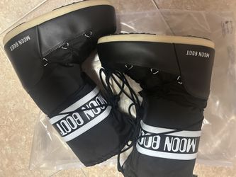 Moon boots