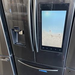 Samsung Smart Hub Fridge Only $900 Won't Last Long 