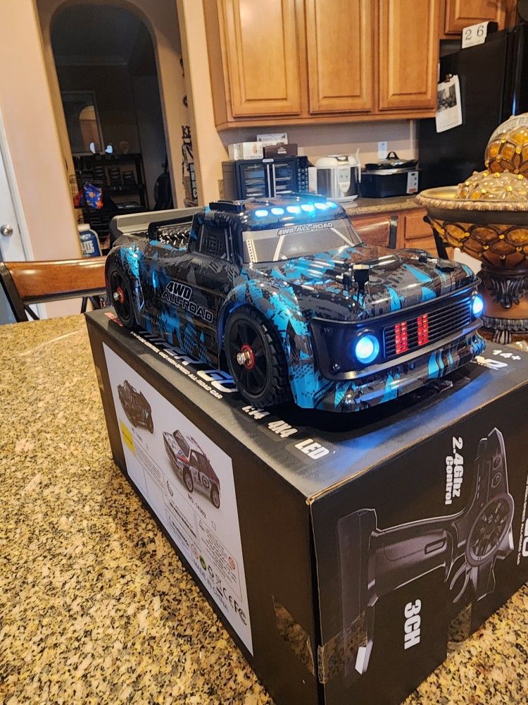 Brand New 1/14 BRUSHLESS RC 4x4 TRUCK WITH BUILT IN GYRO