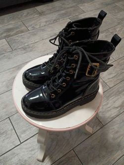 Cute girls black boot
