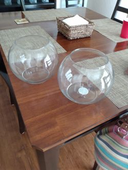 2 Glass Bowls