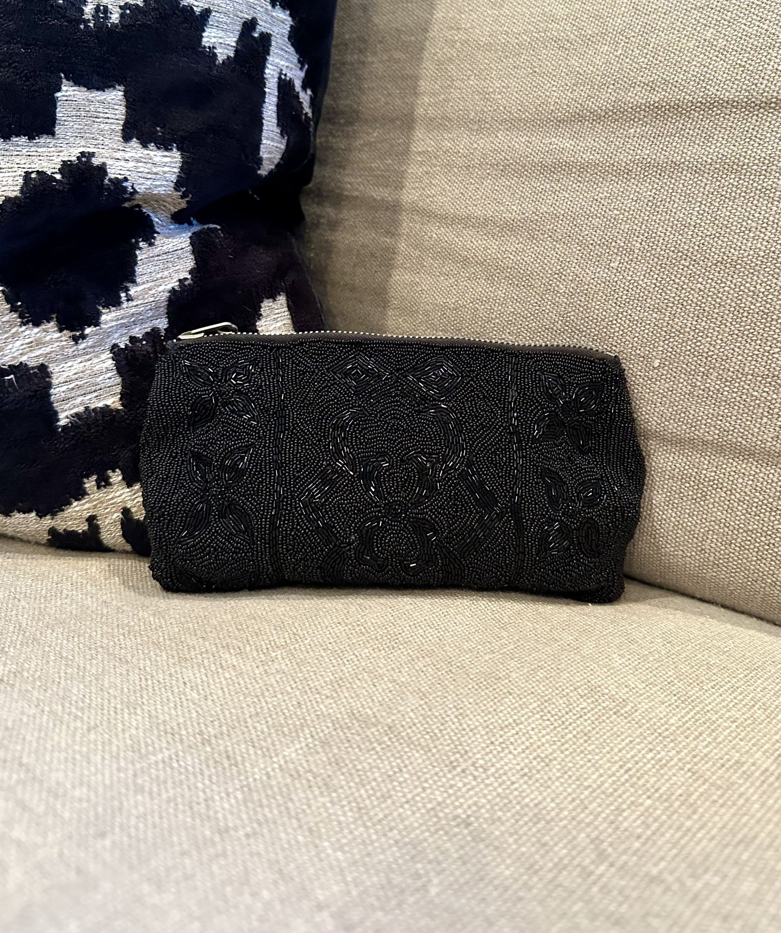 VINTAGE 1930s Elegance Black Beaded Soft Body Clutch