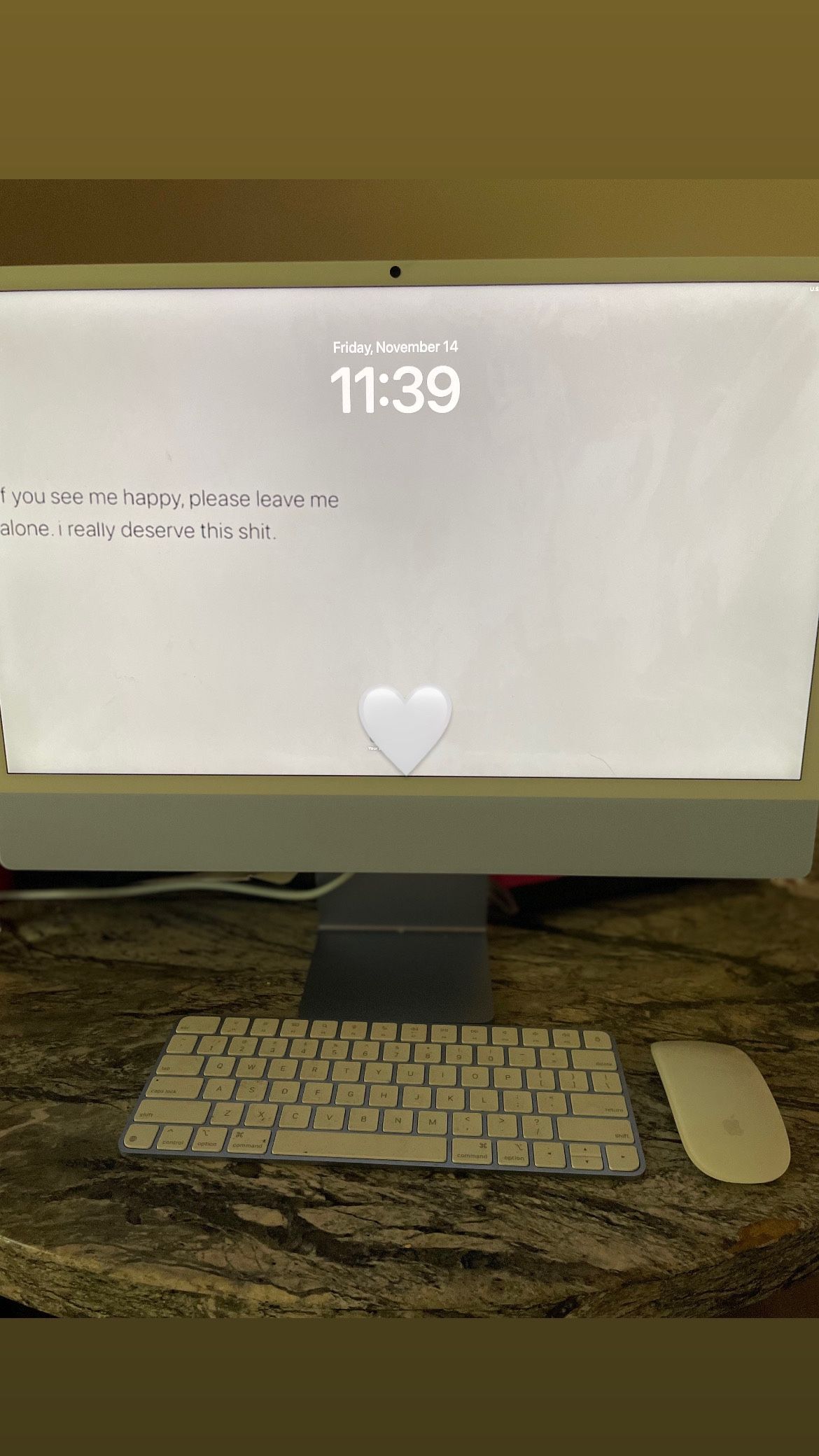 Barely Used 32 Gbs iMac 
