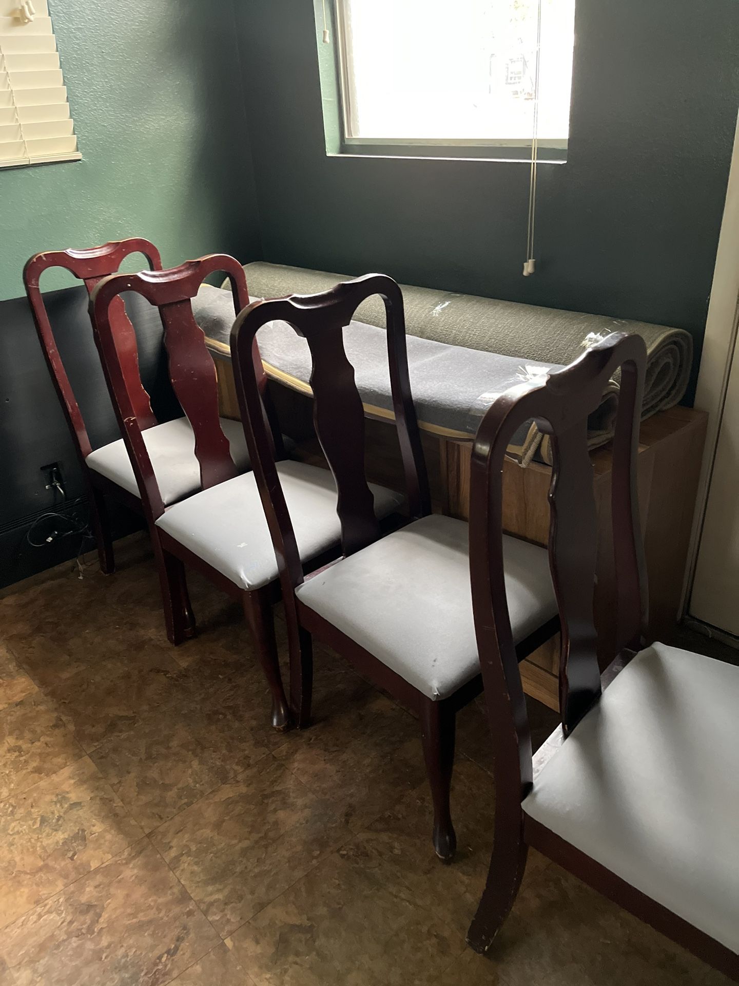 Dining Room Table With Chairs