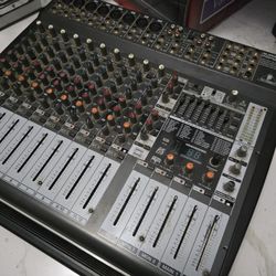 Behringer Europower PMP4000 16-Channel 1600W Powered Mixer