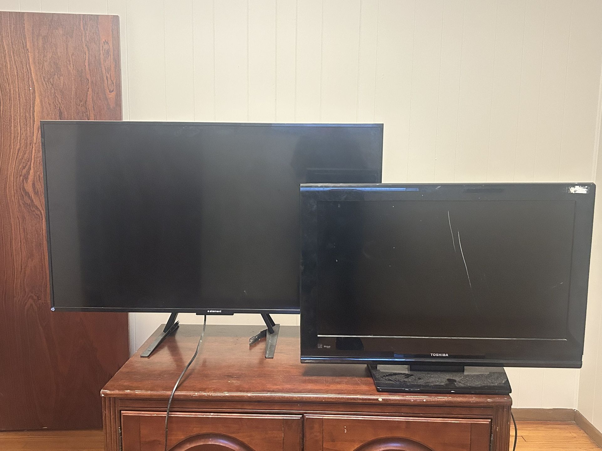 Lot Of 2 TVs