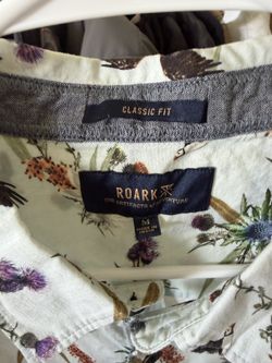 Roark Men’s Medium Button Up T
