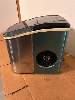Insignia Countertop icemaker