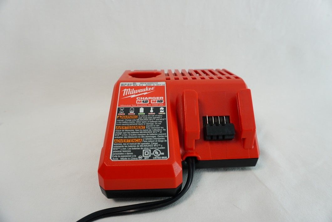 Milwaukee M12 M18 Charger (Like New)