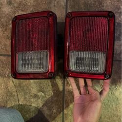 2014 Jeep wrangler factory tail lights