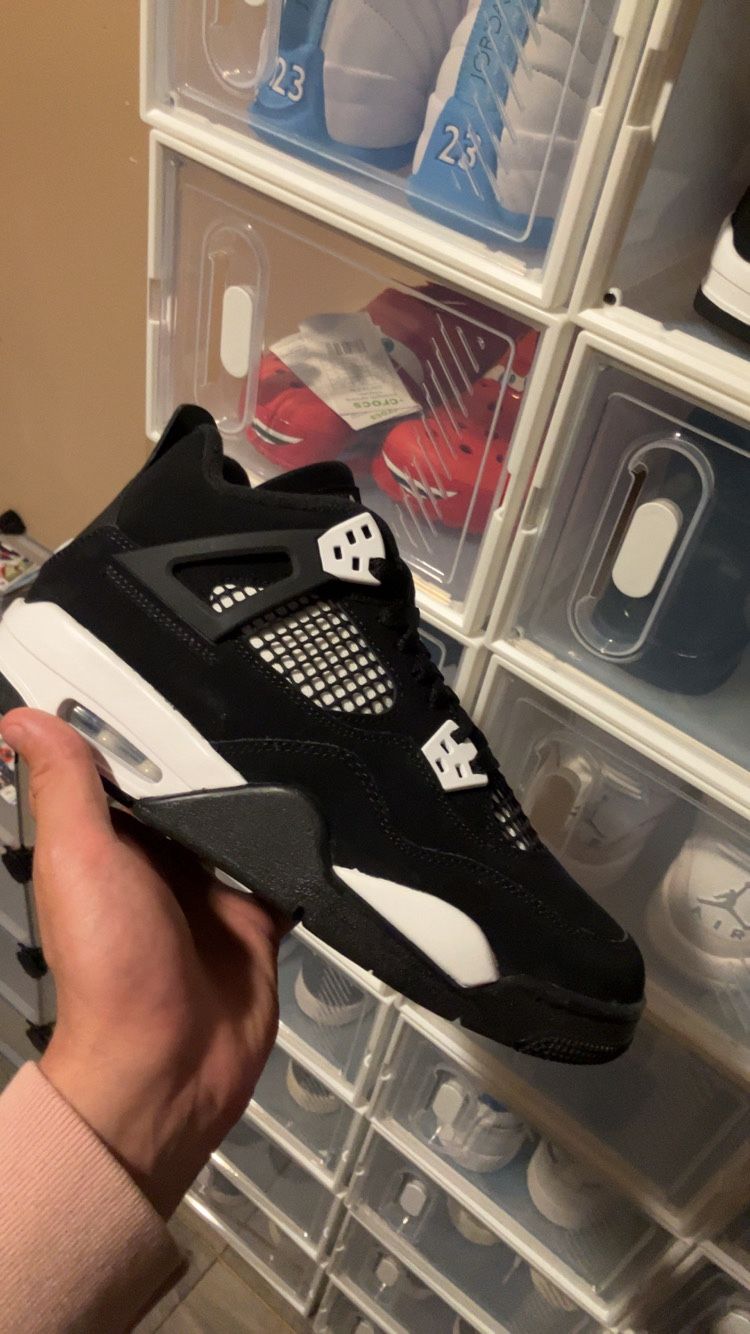 White thunder jordan 4 size 7