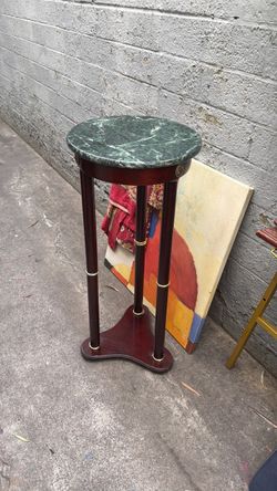 Antique marble Top round table