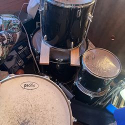 Pacific Drum Set