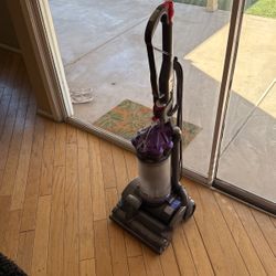 DYSON AIRMUSCLE VACUUM