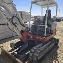 🌟 2019 Takeuchi TB250-2R Mini Excavator – 2,732 Hours – $38,198 OBO 🌟