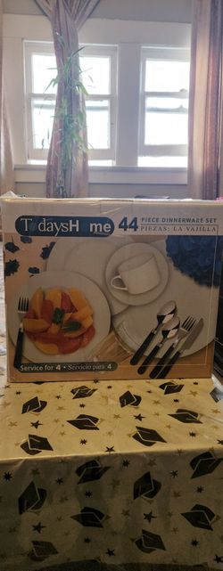 44 piece dinnerware