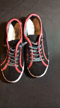 HEY DUDE Karina Sherpa Sneakers In Moonless Sangria 