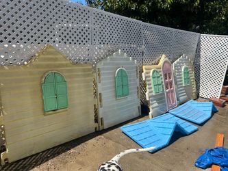 Free Little tikes playhouse