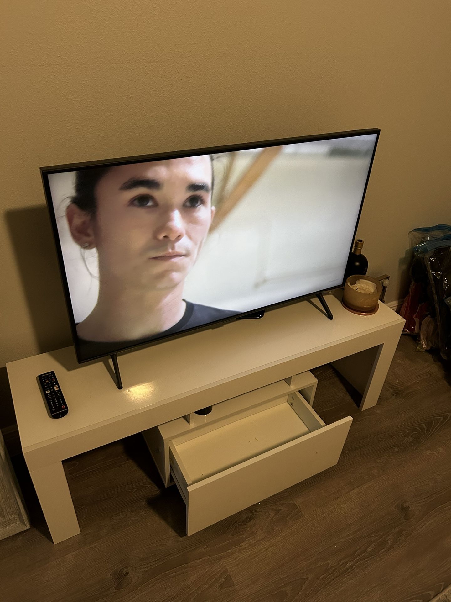 Samsung TV - If This Post Is Up It Is Available!