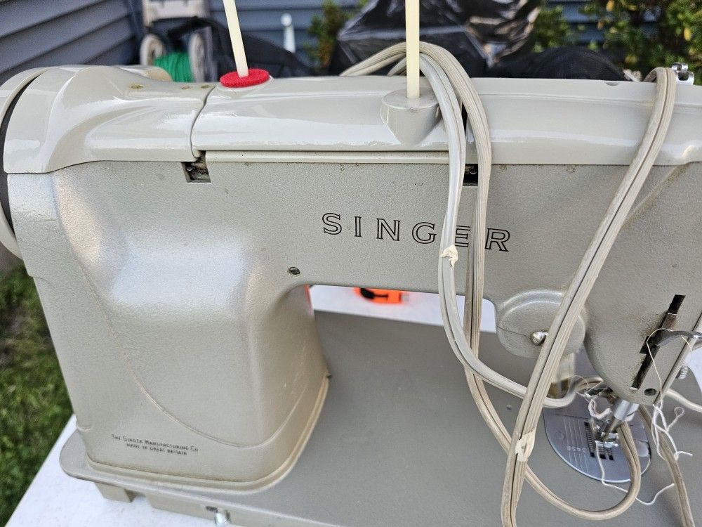 SiNGER 328K SEWING MACHINE NOCASE, MADE ON GREAT BRITAIN, EXCELLENT CONDITION, Paddle , CLEAN,