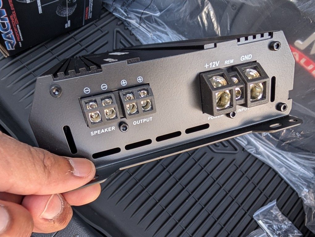 2000 Rms Subwoofer Amplifier 1 Ohm Stable