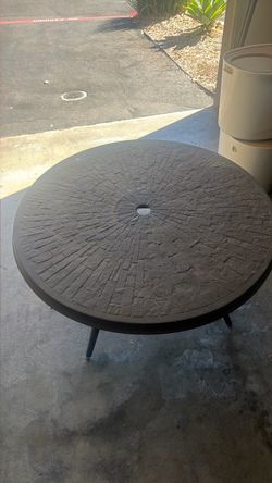 Used outdoor table