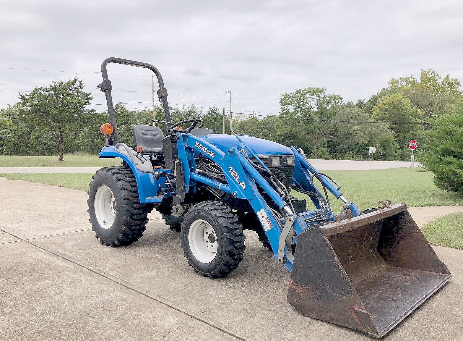 2OO3*New Holland//TC18 Compact Tractor