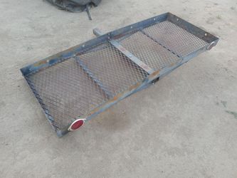 Hitch mounted cargo carrier