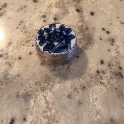 Antique Chinese silver trinket box