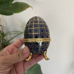 Vintage Ceramic Egg / Jewelry Holder / Box 