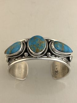 Ladies turquoise bracelet