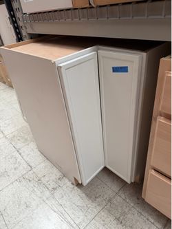 Kitchen cabinet super Susan