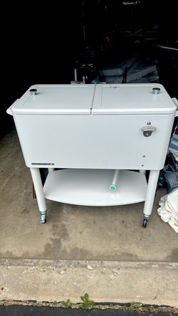 Wheeled cooler