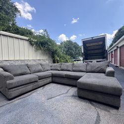 Spacious Grey Sectional ( Delivery Offered ! ) 