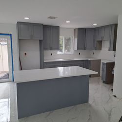Kitchen Cabinets And Counter Top 