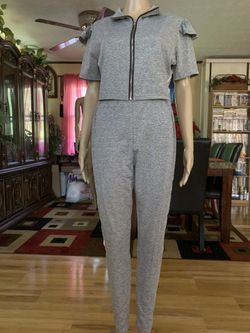 Woman two piece set.