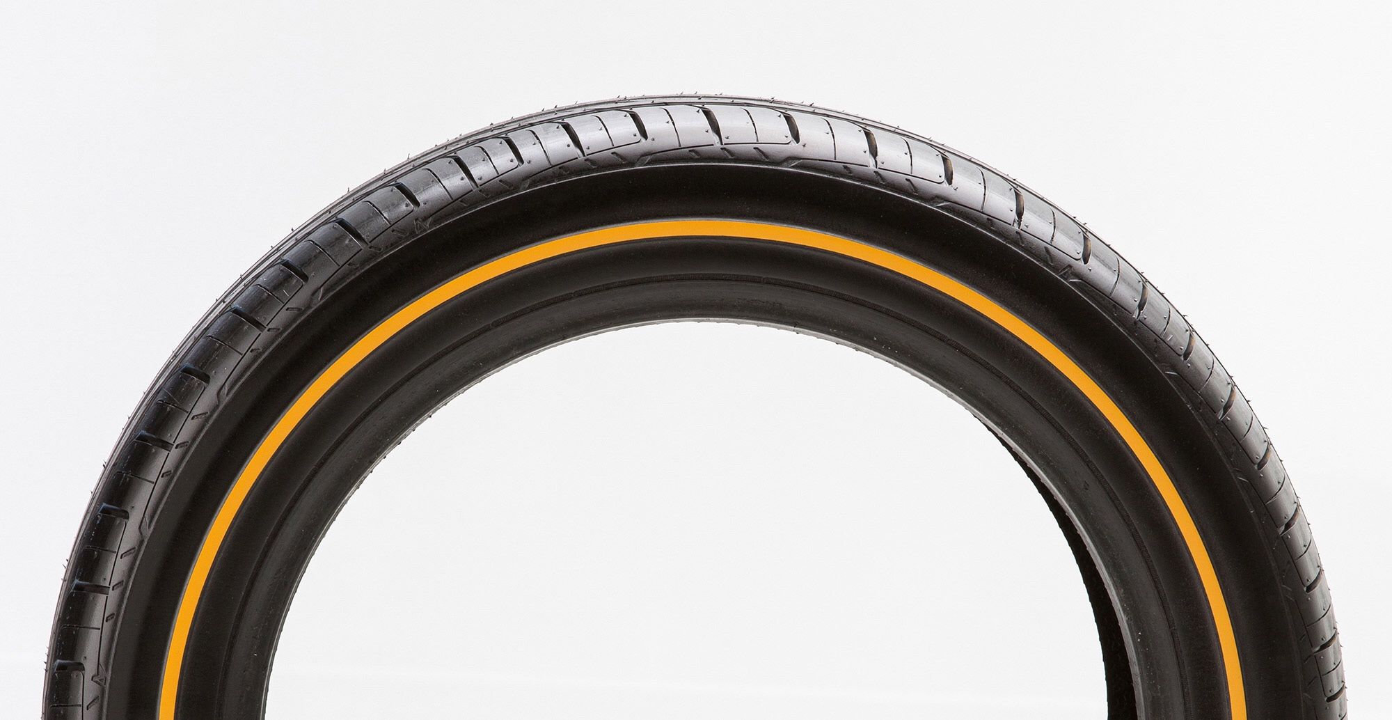 20” Diamond Back ST-1 Gold Line Tires