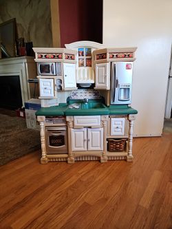 Children's Kitchen Step 2