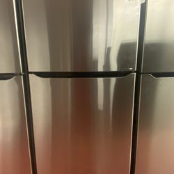 Top Freezer LG Fridge/ Nevera LG Stainless Steel