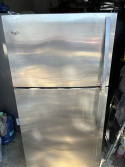 REFRIGERATOR WHIRLPOOL 33” Stainless Steel