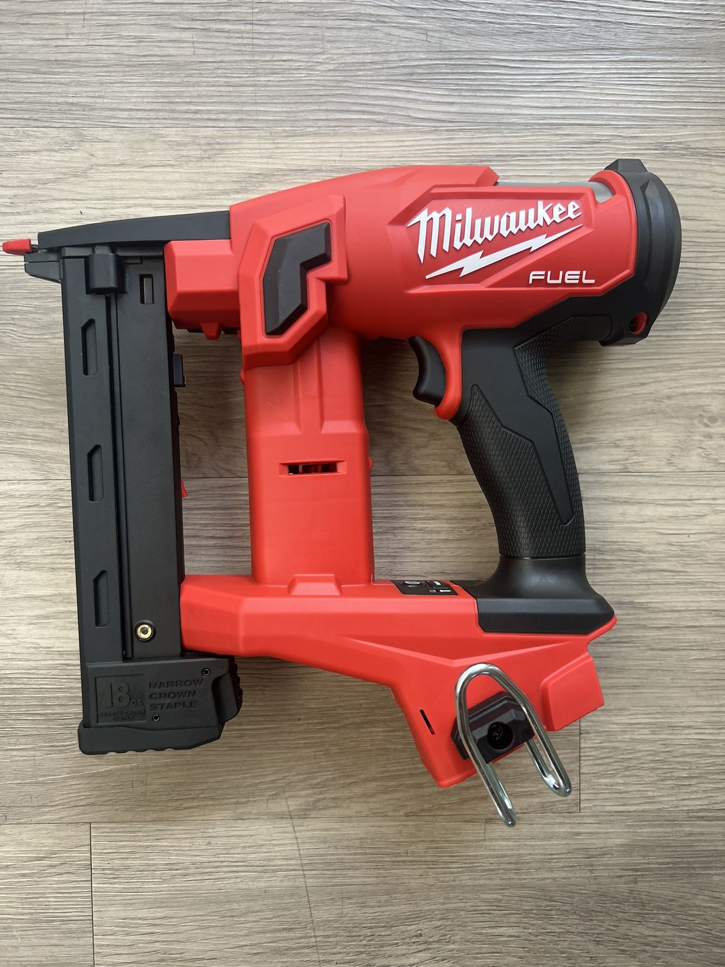 Milwaukee M18 FUEL 18-Volt Lithium-Ion Brushless Cordless 18-Gauge 1/4 in. Narrow Crown Stapler (Tool-Only