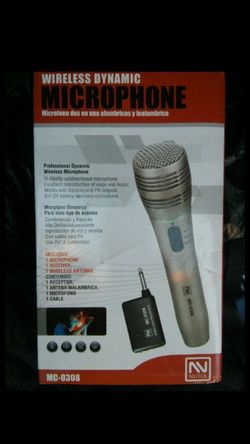 Dual use wireless microphone