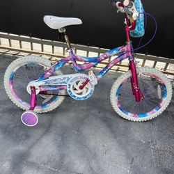 18 Inch Girls Bike Good Condition.             Bicicleta Para Niñas 18 Pulgadas.