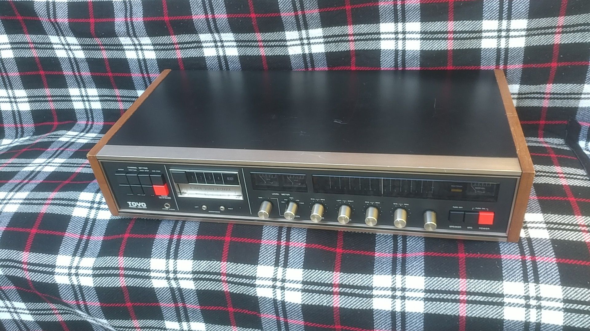 TOYO CHR-665 AM/FM Receiver 8TRACK Stereo Player Recorder