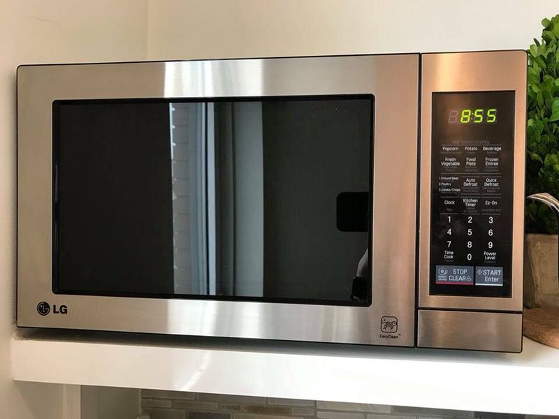 LG countertop microwave (lcs0712st 0.7 cu. ft.) > excellent condition - $40