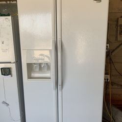Whirlpool Double Door Fridge With Ice Maker And Water Dispenser 